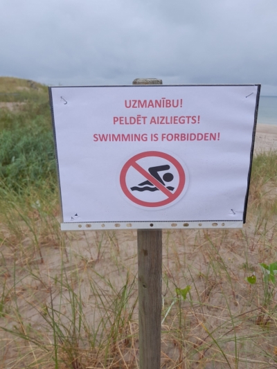 Aizliegts peldēt